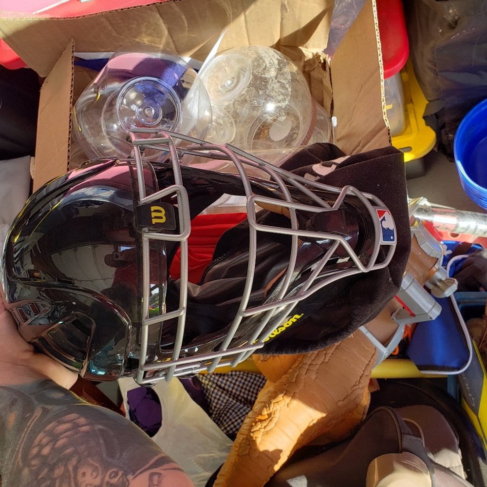Major league umpire hockey style mask